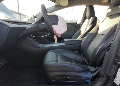 2024 Tesla Model 3 z USA, uszkodzony, nr VIN 5YJ3E1EAXRF765401